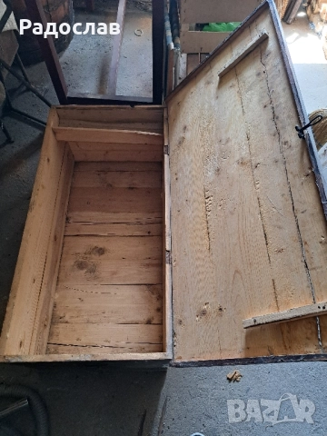 Стар дървен сандък, снимка 3 - Антикварни и старинни предмети - 52447700