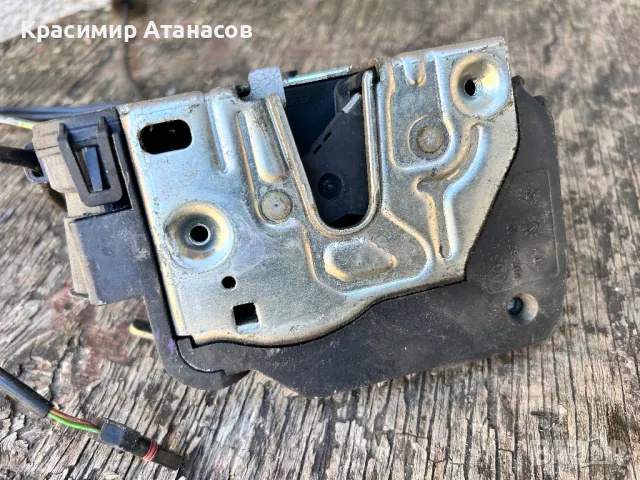 Брава врата предна лява за Мерцедес Е-класа W211.2117200335, снимка 5 - Части - 47682321