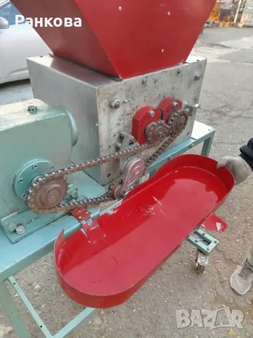 Продавам машина за чупене на лешници,кайсиеви ядки,бадем и др., снимка 5 - Други машини и части - 48965743