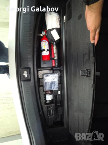 Kia Carens TOP Екстри Реален пробег и 6 месеца гаранция!!!, снимка 17 - Автомобили и джипове - 53107428