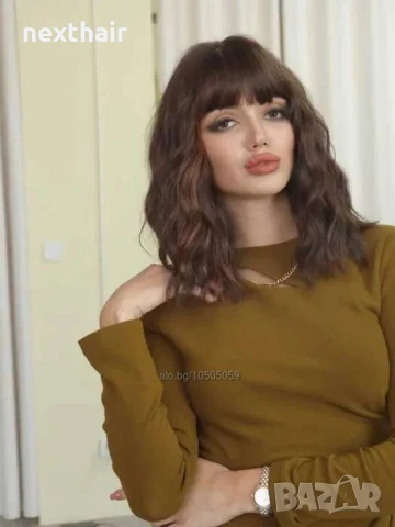 Къдрава кафява перука с кичури и бретон средна дължина, снимка 3 - Аксесоари за коса - 51386658