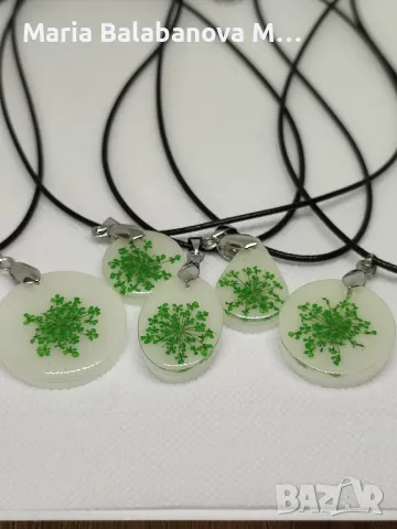 Колиета от епоксидна смола и естествени цветя , снимка 15 - Колиета, медальони, синджири - 48660110