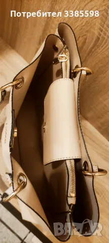 Чанта Guess , снимка 2 - Чанти - 47372072