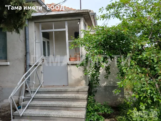 Едноетажна къща в с. Лъка, близо до центъра на селото, снимка 3 - Къщи - 50301864