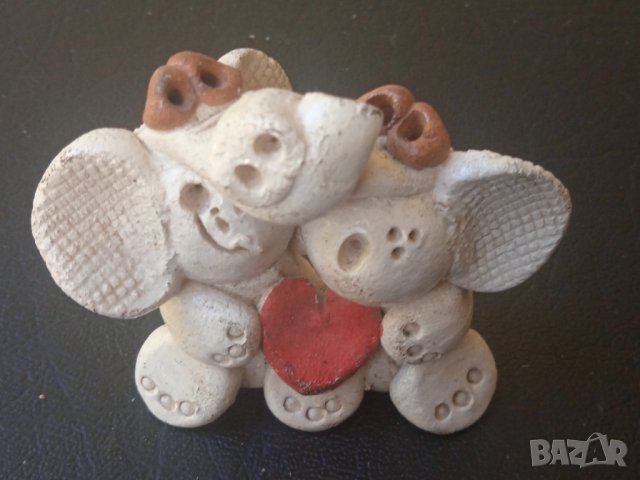 Колекционерска керамична фигурка / статуетка Влюбени Слончета 