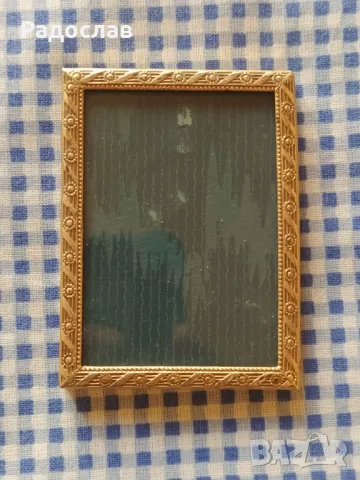 стара метална рамка за снимки 