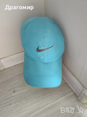 Подарявам шапка найк