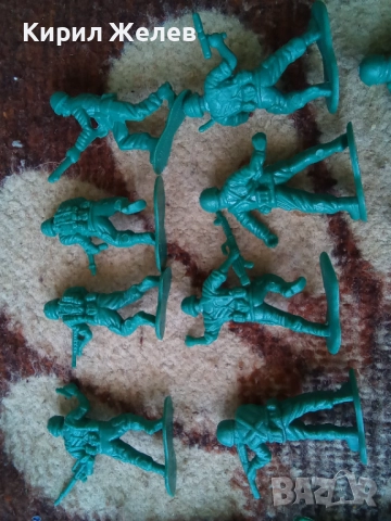 Войници пластмасови 12 броя 14989, снимка 6 - Колекции - 52105881