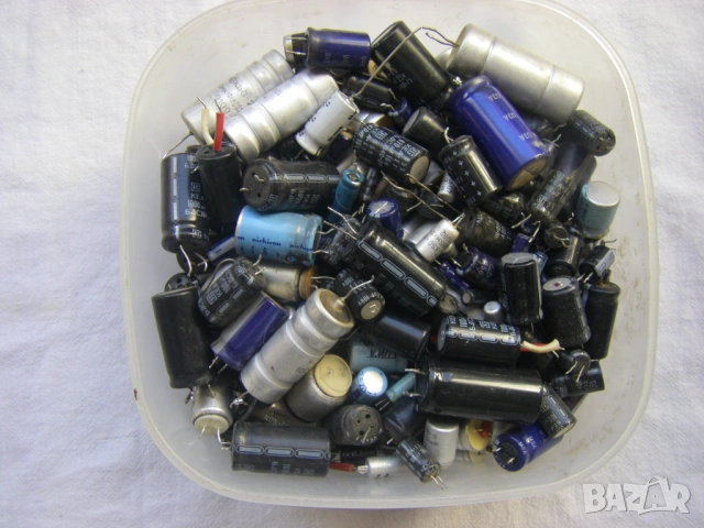 Употребявани електролитни кондензатори един килограм за 3 Евро