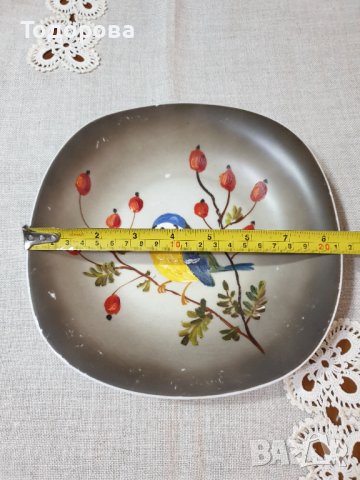 Ръчно рисувана чиния за стена с подпис от автора, снимка 3 - Антикварни и старинни предмети - 38722343
