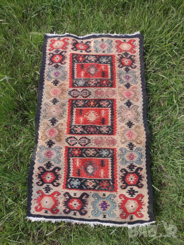 Продавам малко чипровски килимче , снимка 2 - Килими - 36537862