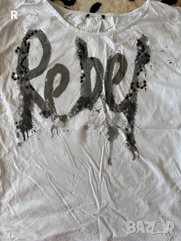 Тениска с камъчета