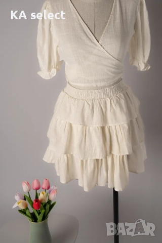 Бежова къса пола