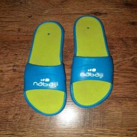 Чехли , снимка 1 - Детски сандали и чехли - 27996069