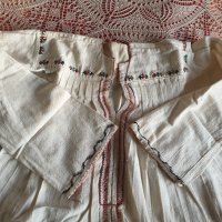 Автентична къса риза от народна носия, снимка 2 - Антикварни и старинни предмети - 43044774