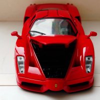 Ferrari Enzo Maisto 1:24, снимка 3 - Колекции - 43294771