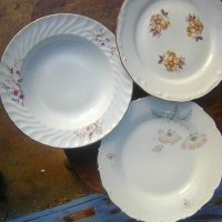 Лот от 3 стари порцеланови чинии 2 български и една чешка, снимка 1 - Други ценни предмети - 39393301