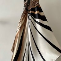 Луксозна рокля Elisabetta Franchi + подарък БЛУЗА, снимка 4 - Рокли - 43396257