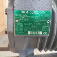 Продавам компресор Copeland DKLP-15X-EWL работещ . 7,4 куб.м на час 41 кг. Размери 350х250х270 мм. 2, снимка 2 - Резервни части за машини - 39941314