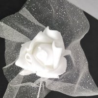 Изкуствени бели рози