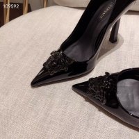 Versace 2022 (реплика) 97, снимка 15 - Дамски обувки на ток - 35305050