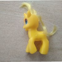 Малкото Пони My Little Pony играчка конче  с грива , снимка 2 - Други - 34572846