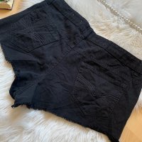 Къси черни панталонки, снимка 2 - Къси панталони и бермуди - 37357338