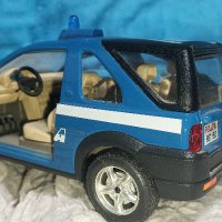  Land Rover  Police - 1998 г. - Мащаб 1:24, снимка 3 - Колекции - 44050928