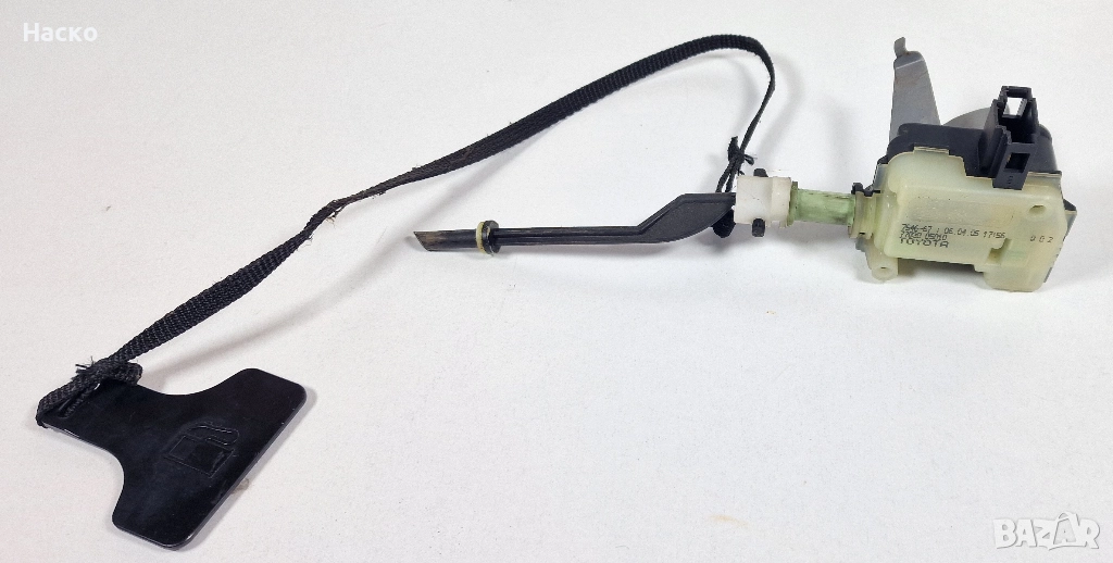 Машинка Централно Механизъм Отваряне Капаче Резервоар Toyota Avensis T25 Тойота Авенсис 2003г-2008г, снимка 1
