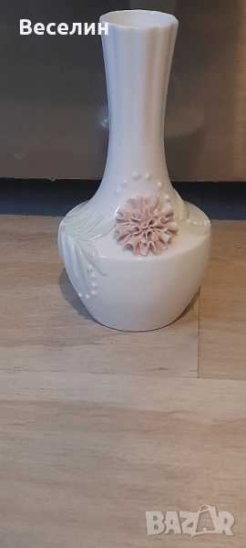 Порцеланова ваза Намаление , снимка 1