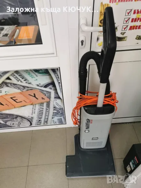 Професионална прахосмукачка Nilfisk Vu 500 , снимка 1