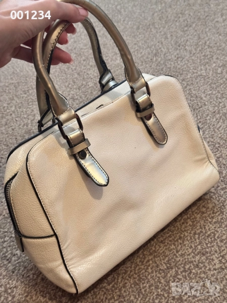 Бяла чанта, снимка 1