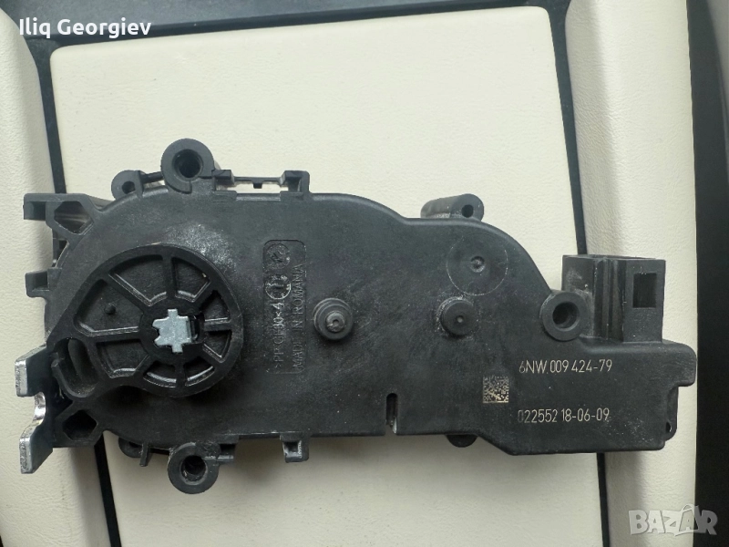 Моторче за заключване на багажник за Tesla, снимка 1