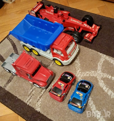 ПОДАРЯВАМ пластмасови колички, снимка 2 - Коли, камиони, мотори, писти - 51891651