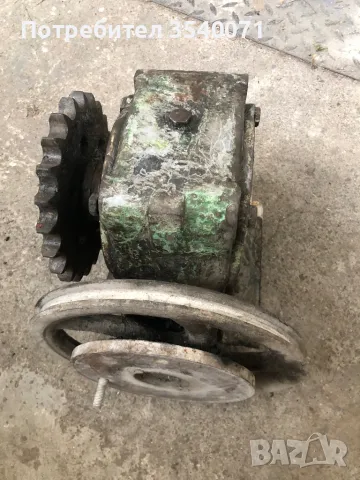 Червячен редуктор -2 бр, снимка 3 - Други машини и части - 50167929