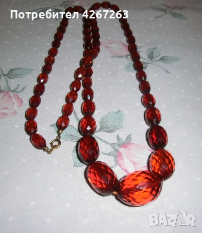 Старинна кехлибарена огърлица от фасетирани бакелитени мъниста черешов кехлибар, снимка 2 - Антикварни и старинни предмети - 52293850