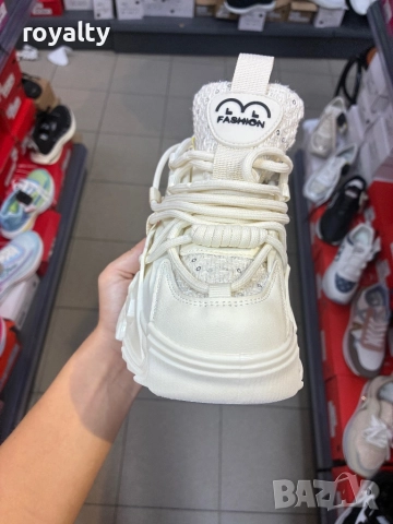 Бели модерни дамски маратонки , снимка 2 - Маратонки - 51723559