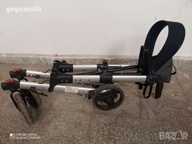 ИДЕАЛНО ЗАПАЗЕН Двойно сгъваем алуминиев ролатор , снимка 2 - Ролатори - 37623168