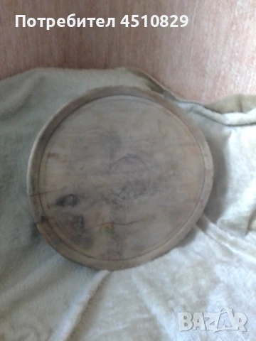 синия - дървена масичка