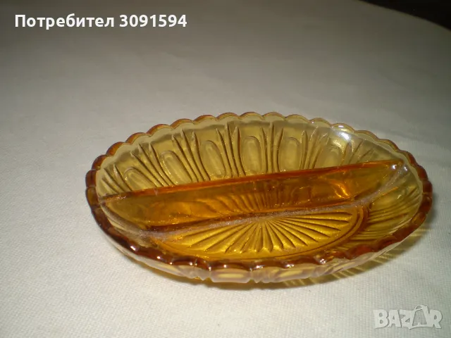 Ритро стъклена купичка лъжичник цвят карамел, снимка 3 - Други ценни предмети - 49309377