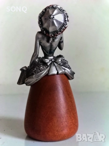 Много Рядка Посребрена Фигура - Дама Със Чадър, снимка 5 - Колекции - 53518288