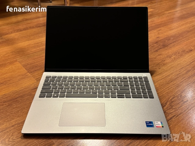 НОВ 16' WUXGA Core i7-1360p DELL Vostro 5630 16GB LPDDR5/512GB NVMe/Подсветкa/Бат 8ч/Iris/Гаранция, снимка 3 - Лаптопи за работа - 52867970
