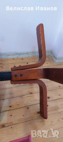 Ретро кожена табуретка с дървени крака. Кожата няма скъсано. Отлично състояние. , снимка 6 - Антикварни и старинни предмети - 51477965