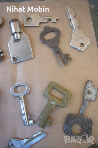 Лот малки ключета, снимка 4 - Антикварни и старинни предмети - 44924330