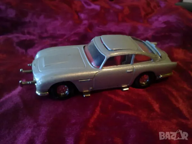 КОЛЕКЦИОНЕРСКА КОЛИЧКА