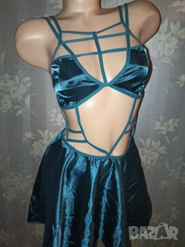 Великолепна сатенена нощничка пълен клош,  в тюркоазен цвят с чокър М , снимка 4 - Нощници - 38592480