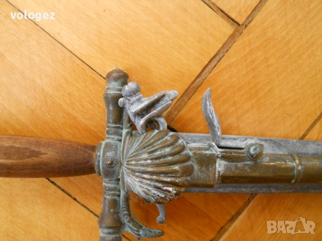 Старинна френска кама с вграден кремъчен пистолет -  (реплика), снимка 5 - Антикварни и старинни предмети - 40038574