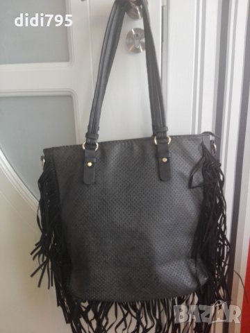 Дамска чанта, снимка 3 - Чанти - 28578502