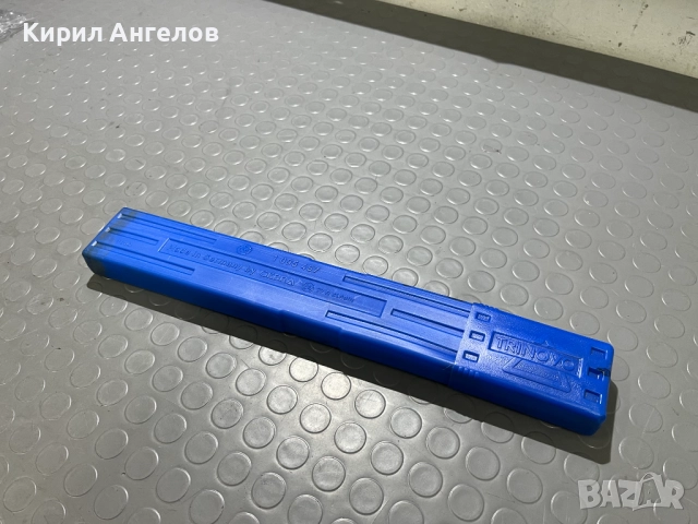 Оригинален триъгълник за BMW