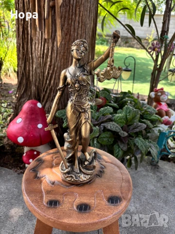 Статуетка Темида - Богинята на правосъдието , снимка 2 - Статуетки - 47939367